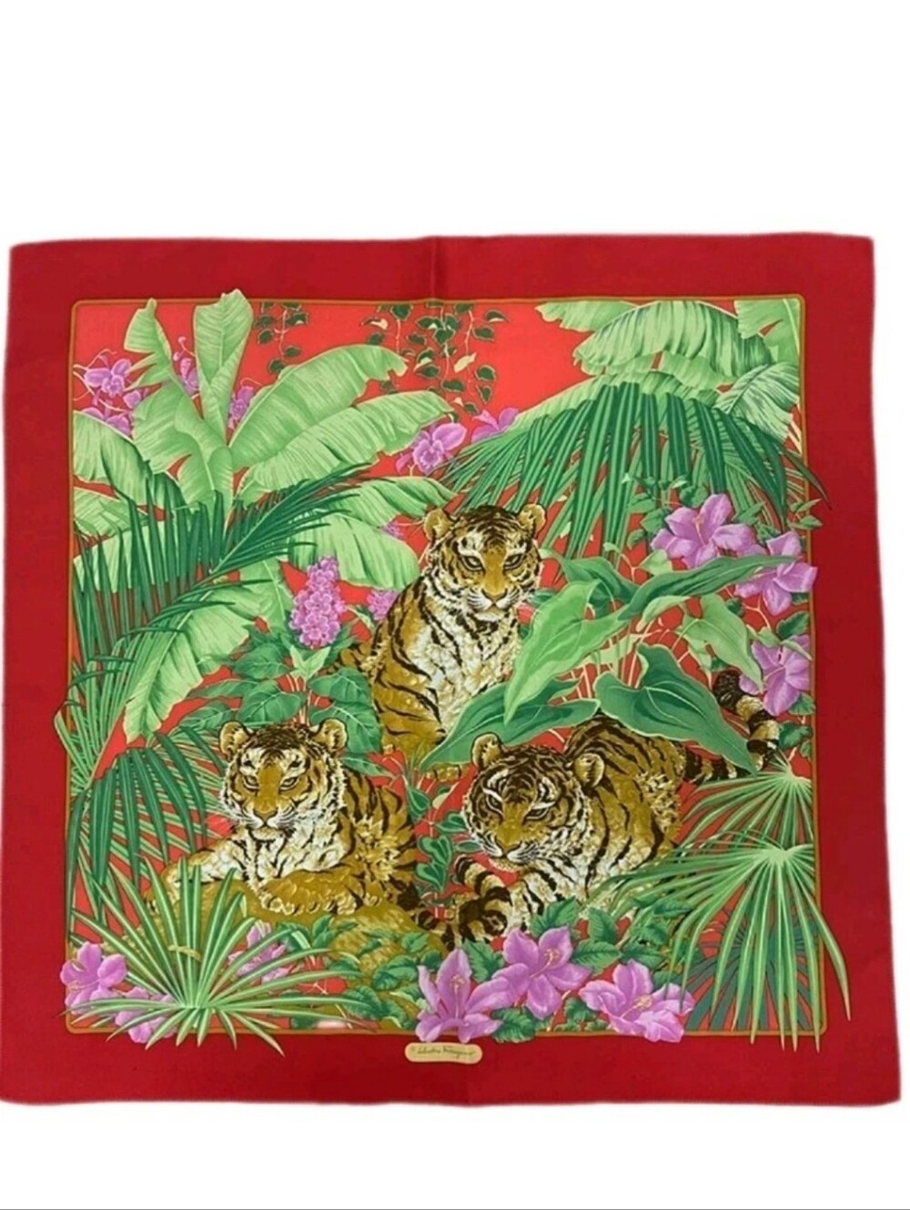 🌸Salvatore FerragamoTiger Trio Jungle Print silk Scarf in Red and Green🌸